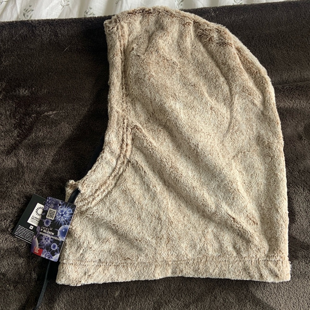 686 Tarmac Fleece Hood for snowboarding or skiing